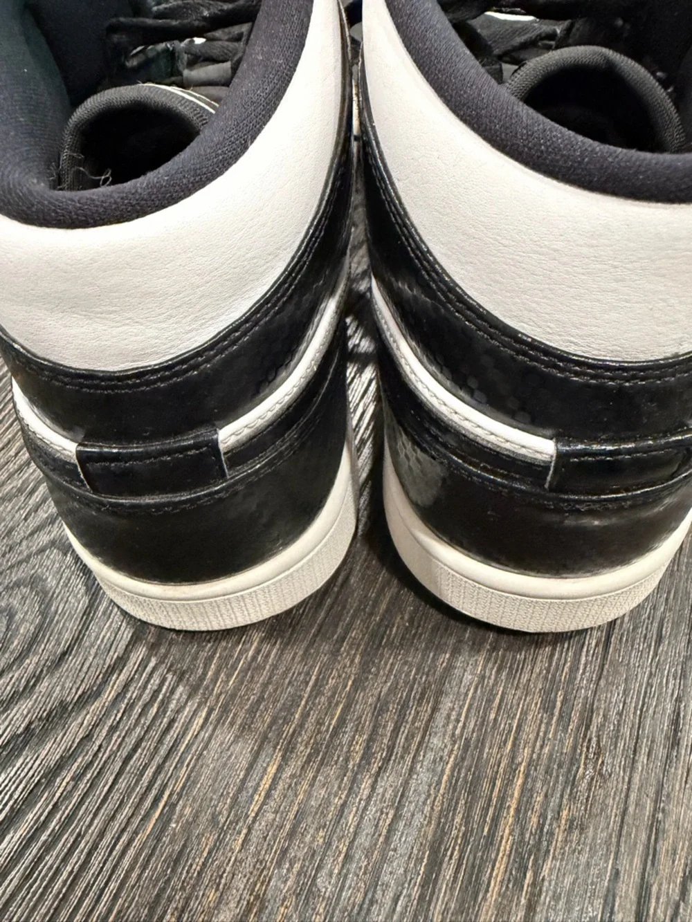 Nike Air Jordan 1 Mid Carbon Fiber Men’s Size 11- USED